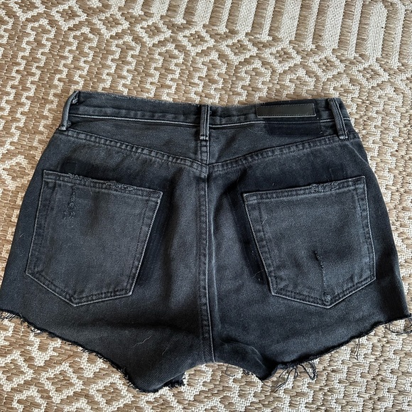 GRLFRND Karolina Cutoff Jean Shorts Blackhearts - Picture 4 of 6